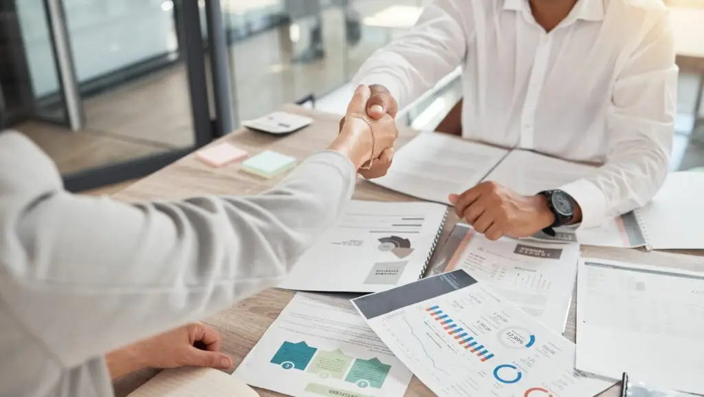 Houston internet marketing agency agreeing on B2B marketing plan